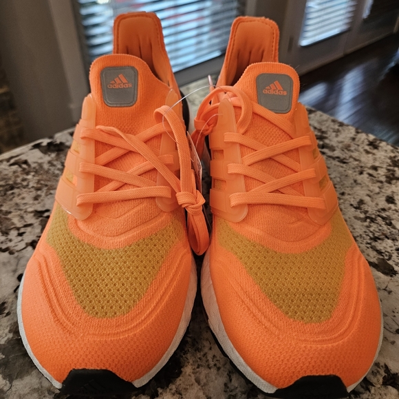 Adidas UltraBoost 21 ‘Screaming Orange’ M8 - Picture 2 of 10